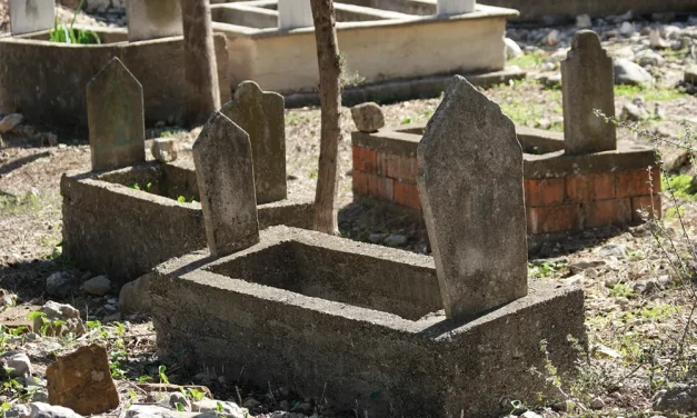 Beden Temizliği Ve İdrar Sıçrantısından Korunmamak Kabir Azabı Sebebi Midir?